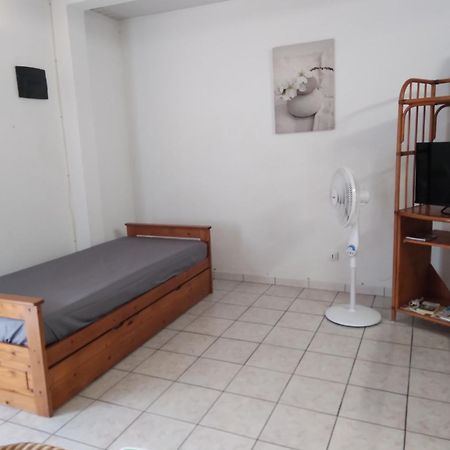 F2 Rez De Jardin Carbet Apartamento Le Carbet Exterior foto